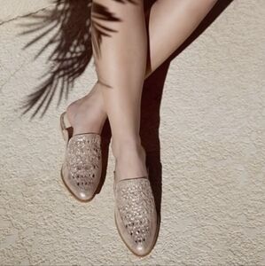 Diba metallic leather mule shoes NIB size 7.5